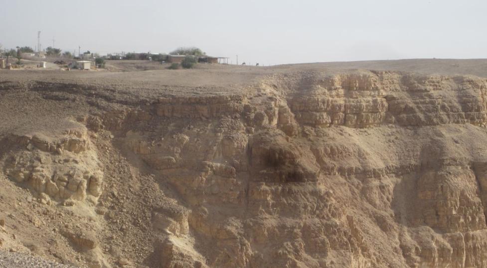 Shacharut on the edge of the cliffs