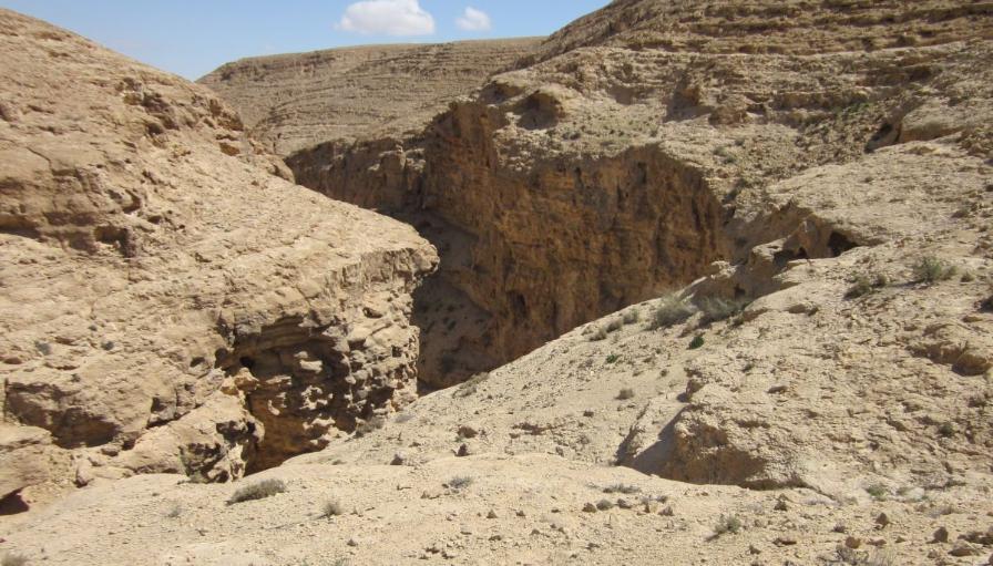 Narrow ravine of Nachal Hava