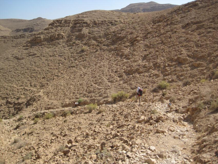 Walking down into Nachal Zafit נחל צפית