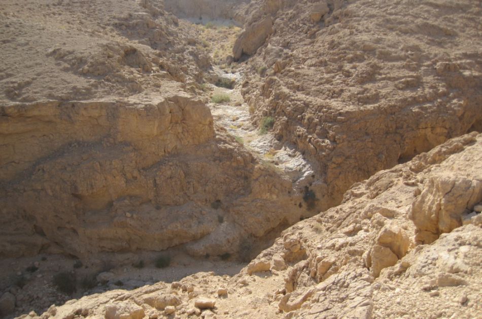 Dry waterfall going into Nachal Zafit