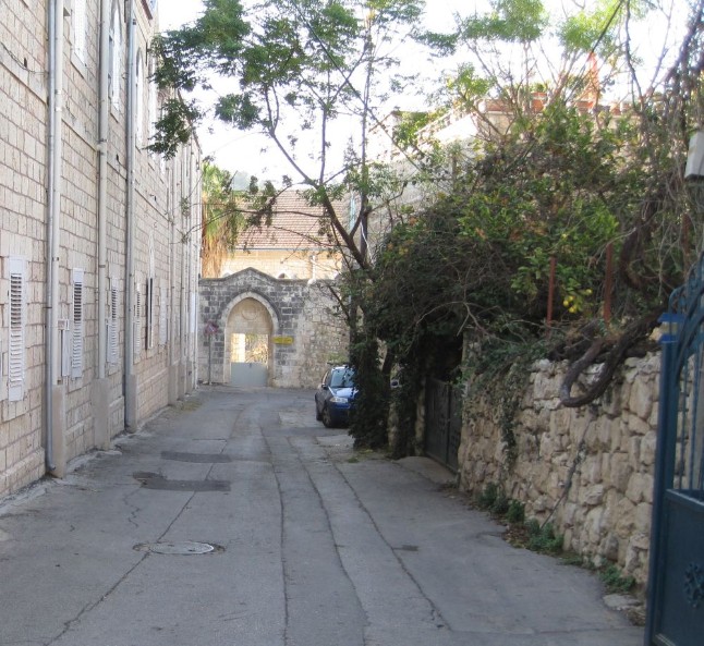 Narrow street in Ein Kerem