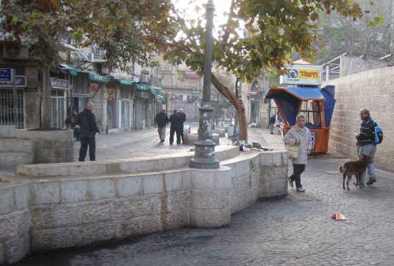 Leaving the shuk - Central Jerusalem