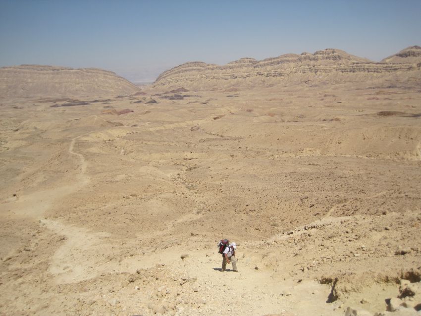 Don trudging up the first part of the Eli ascent מעלה עלי